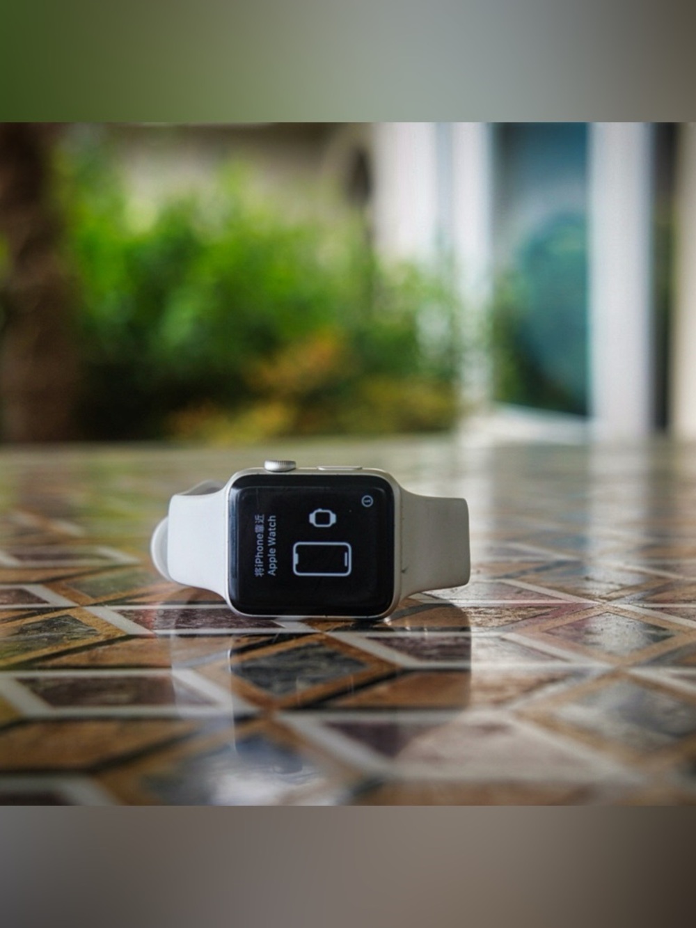 Apple Watch Series 3 42mm Silver Aluminum Case White Sport Band GPS WR 50M
